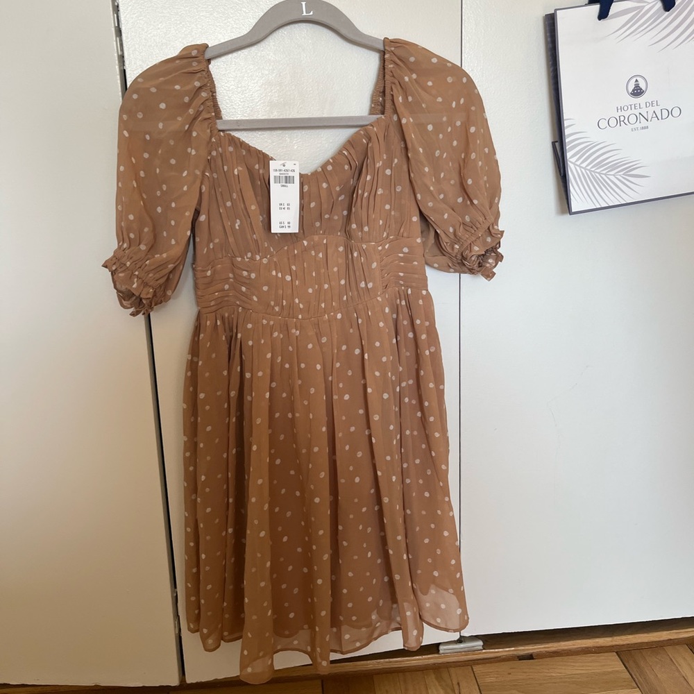 NWT Abercrombie & Fitch Puff Sleeve Mini Dress- Small